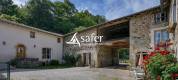 FERME RENOVEE EN PIERRE ET GITE -SECTEUR BEAUJOLAIS