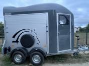 Location van cheval libert&eacute; alumine 2 places