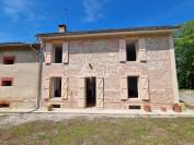Maison d'habitation avec d&eacute;pendances sur 17 hectares - Proche T