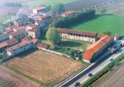 A Pinerolo (TO) affittasi cascina + terreno 50.000 mq. 