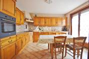 CORPS DE FERME ET VILLA TRADITIONNELLE - POMEYS