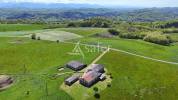 Maison d'habitation et d&eacute;pendances sur 3 hectares agricoles- Pr