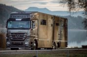 Zware paardenvrachtwagen (groot rijbewijs) Mercedes MERCEDES-BENZ 0 Nieuw