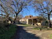 Domaine de caractère à rénover sur 17ha