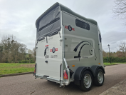 VAN CHEVAL LIBERTE NEUF &ndash; TOURING JUMPING LUXE GRANDE SELLERIE &ndash; 2 PLACES