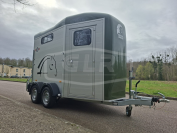 VAN CHEVAL LIBERTE NEUF &ndash; TOURING JUMPING LUXE GRANDE SELLERIE &ndash; 2 PLACES
