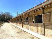 Écurie moderne en plein coeur de la Provence (30)