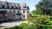 MAGNIFIQUE CHÂTEAU DE BORD DE MER, AVEC SES DÉPENDANCES, SUR 1