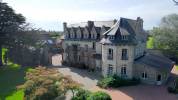 MAGNIFIQUE CHÂTEAU DE BORD DE MER, AVEC SES DÉPENDANCES, SUR 1