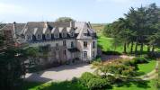 MAGNIFIQUE CHÂTEAU DE BORD DE MER, AVEC SES DÉPENDANCES, SUR 1