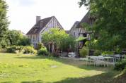 Gîte de Groupe et Centre Équestre à Deux Pas du Château de C