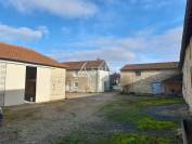 Corps de Ferme sur 8 ha proche LOUDUN