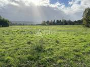 Jolie maison à rafraichir avec grange sur 3ha en bordure du Lot