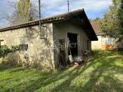 Jolie maison à rafraichir avec grange sur 3ha en bordure du Lot