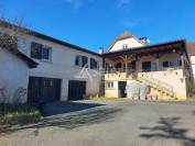 Belle propriété bâtie sur 18ha de prés et bois en Périgord