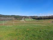 Belle propriété bâtie sur 18ha de prés et bois en Périgord