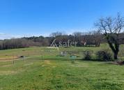 Belle propriété bâtie sur 18ha de prés et bois en Périgord