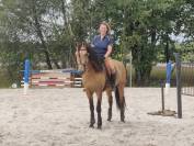 Monitrice d'équitation diplômée