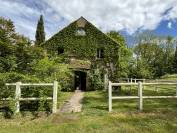 Domaine de 2 maisons avec installations complètes