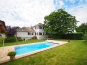 Maison familiale avec piscine + 1 hectare de terrain