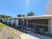 Maison d'habitation avec hangars agricoles à Madiran