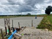 Maison, boxes, carrière, 1,5 hectares