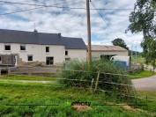 Maison, boxes, carrière, 1,5 hectares