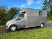 Camion Renault Master STX  VL 2 chevaux Stalle 