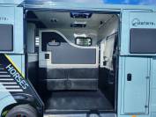 Camion 2 chevaux - Renault Master -  Espace couchettes 