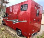 Camion VL chevaux, Renault Master 5 places assises. 