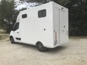 Camion chevaux 2020 105 000 kms carrosserie neuve 