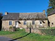 En Corrèze, à l'écart du voisinage, à rénover ensemble de b