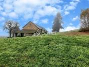 En Corrèze, à l'écart du voisinage, à rénover ensemble de b