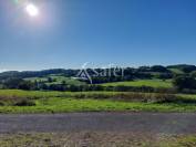 En Corrèze, à l'écart du voisinage, à rénover ensemble de b