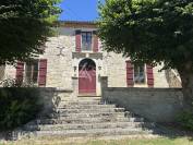 Propriété en pierre de caractère sur 25ha