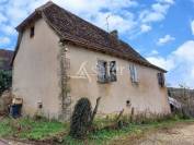 Au sud de la Corrèze, proche du Lot, ensemble bâti avec 22ha70