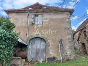 Au sud de la Corrèze, proche du Lot, ensemble bâti avec 22ha70