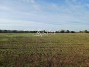 Ilot agricole de 18ha en bordure de rivière