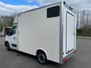 Camion chevaux Renault master barre de poitrail 