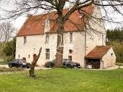 RARE: Bastide de 3 hectares aux portes de Falaise