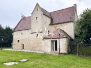 RARE: Bastide de 3 hectares aux portes de Falaise