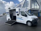 Camion 2 chevaux renault master DCI 165 CV