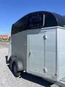 Van HUMBAUR 2 chevaux 