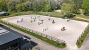PROCHE FONTAINEBLEAU - RECLOSES - COMPLEXE HIPPIQUE 