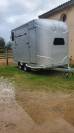 van chevaux groom gris alu en stalles