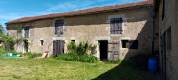 Corps de ferme  - Chauvigny (86)  - 2 ha - 12 boxes 