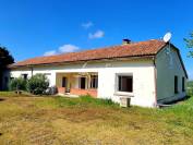 Dans les coteaux du Bas Quercy 2 maisons et dépendances sur 17