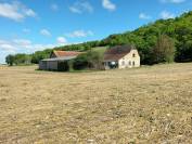 AV corps de ferme sur 20 hectares .