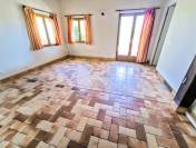 Maison 8 chambres avec 2 box sur 1 hectare environ