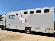 Camion mercedes 5-6 places chevaux